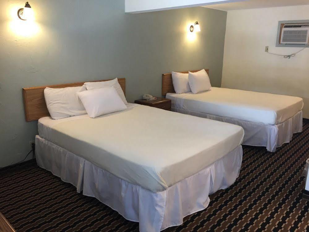 Dakota Cowboy Inn Кастер Экстерьер фото